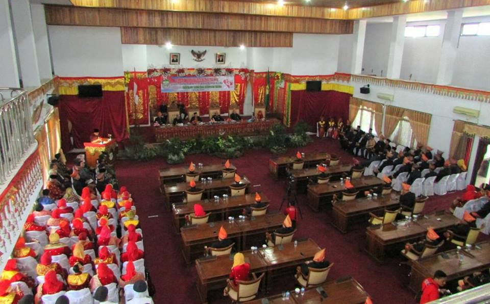 Suasana paripurna istimewa HUT Seluma ke 14