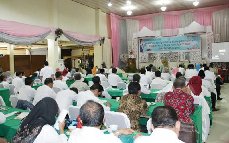 Sosialisasi dan lokakarya strategi komunikasi program Kotaku di Graha Asiah Wedika Hotel