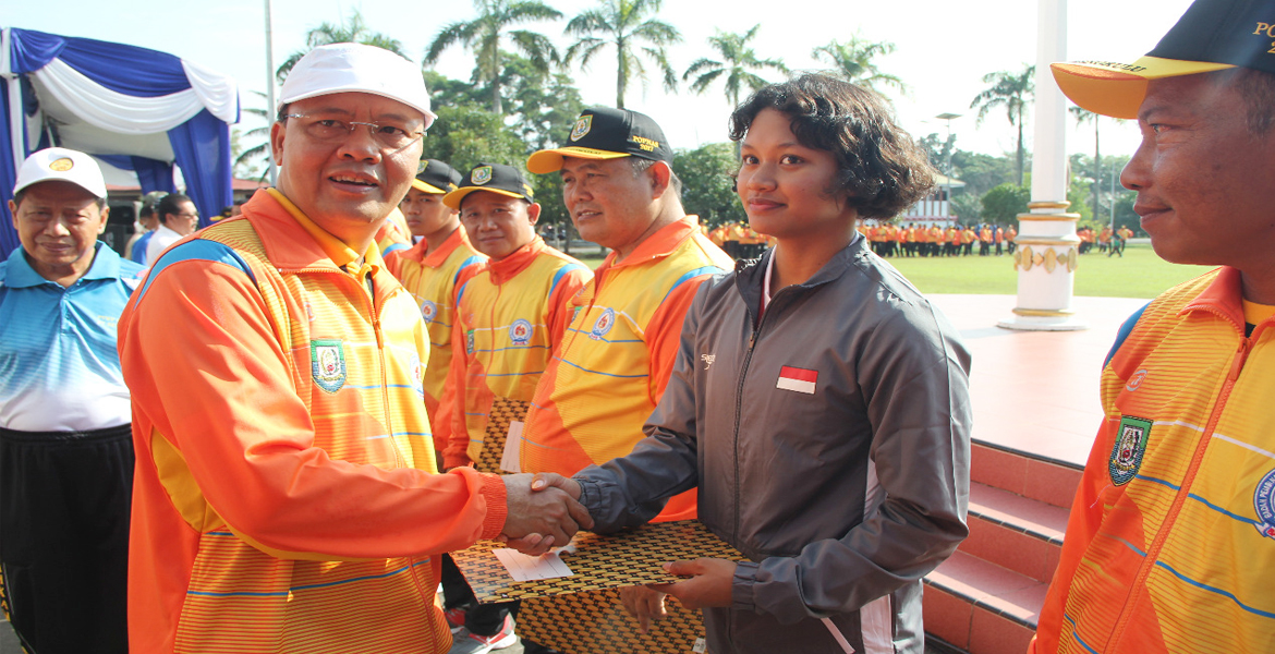 Plt Gubernur saat melepas Kontingen ke POPNAS Jawa Barat