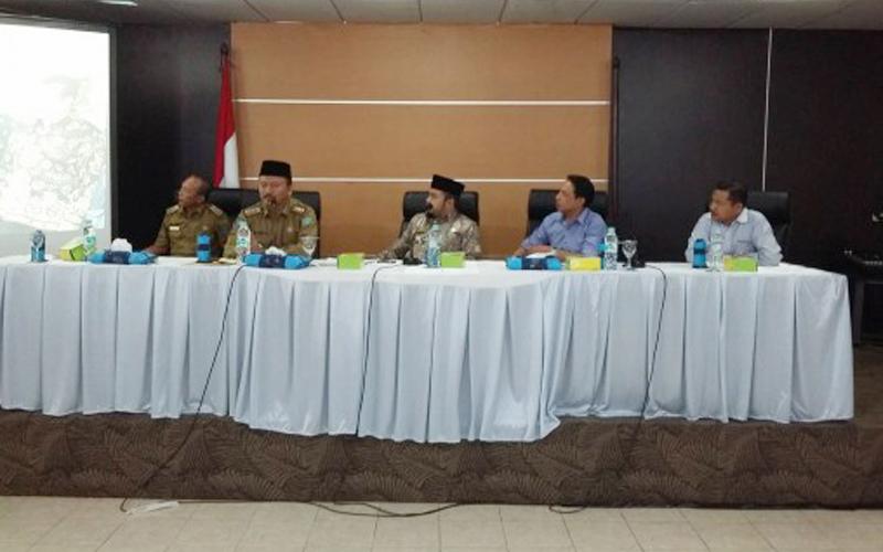 Rapat koordinasi festival batik Nusantara di ruang rapat gunung bungkuk, Senin (29/8/2017)