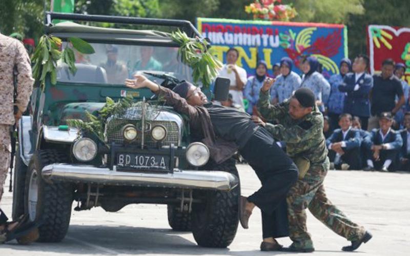 Upacara Peringatan HUT TNI Ke 72