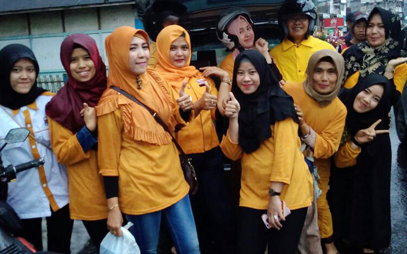 Srikandi Hanura Berbagi Takjil Gratis