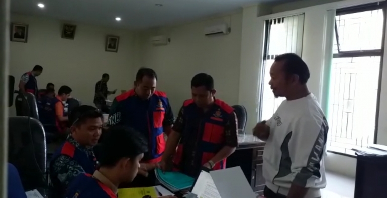 Hukum