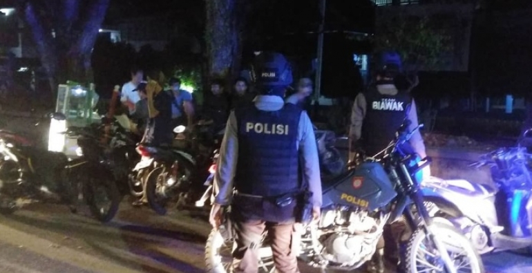Hukum
