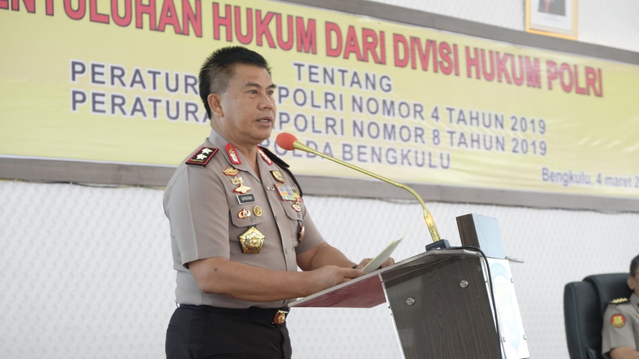 Hukum