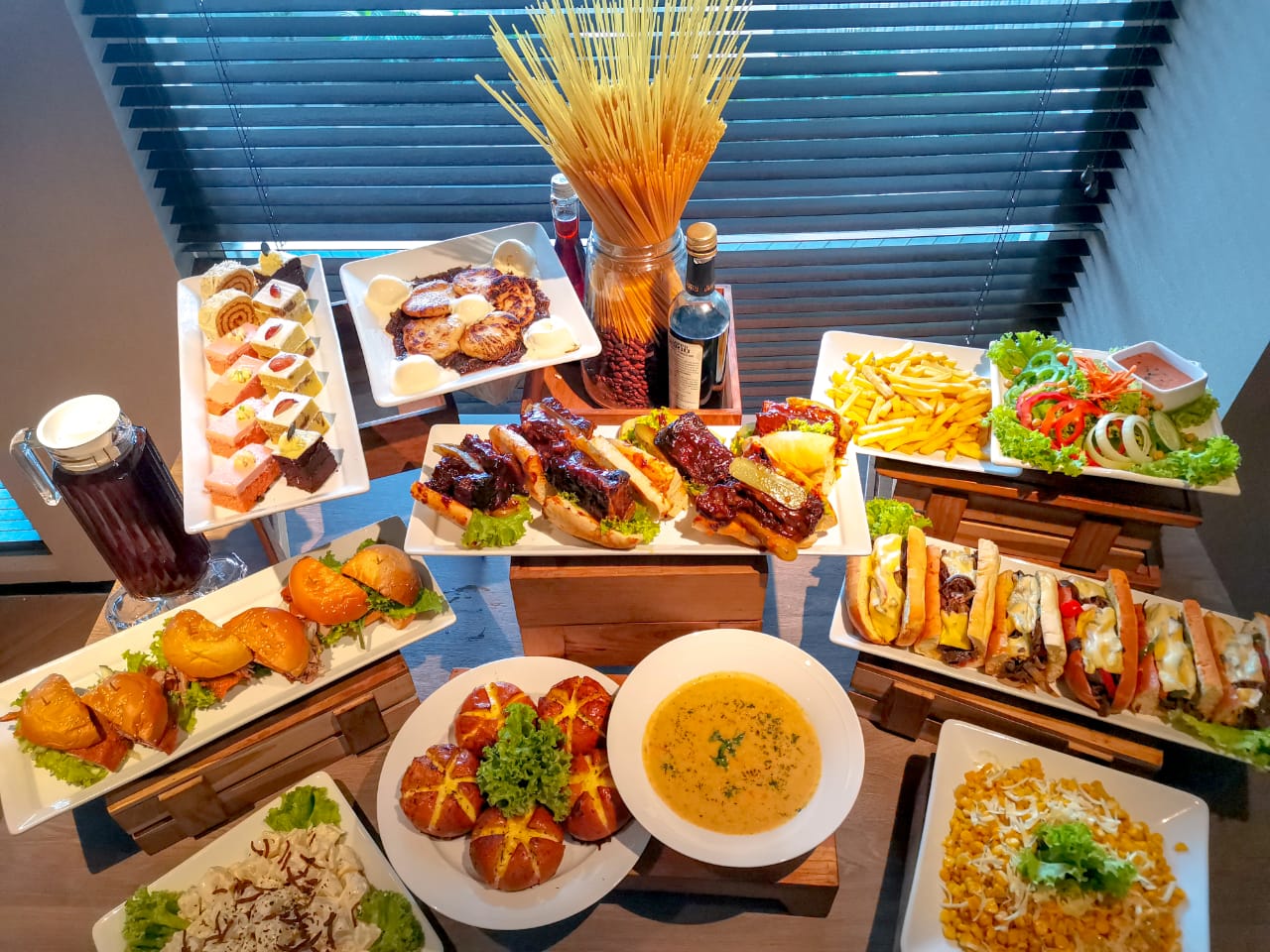 Sajian Makanan Khas Negara Barat oleh Mercure Bengkulu