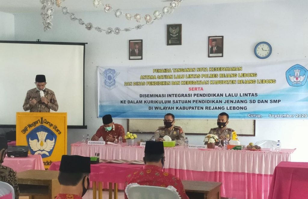 Hukum