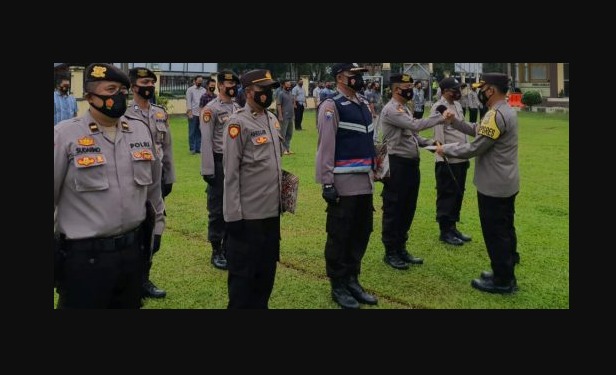Hukum