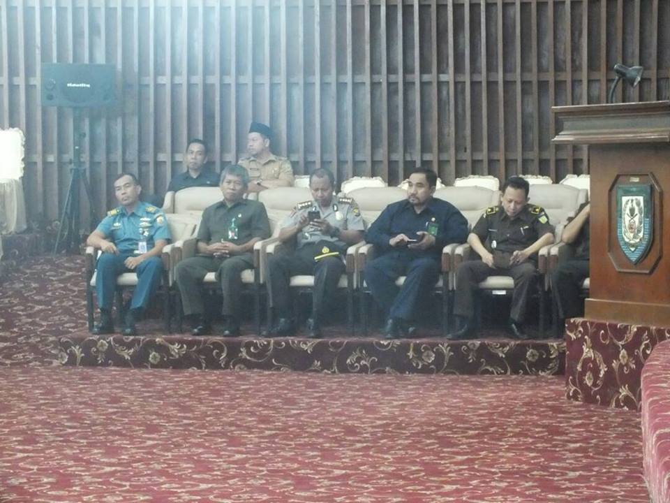 Jajaran FKPD mengikuti paripurna
