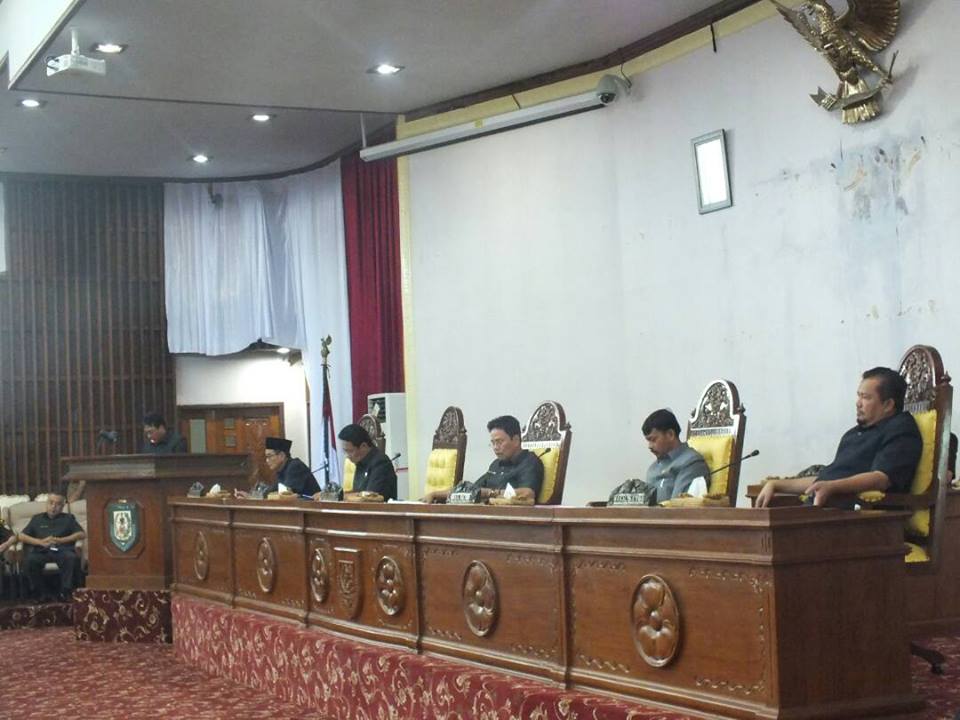 Pimpinan rapat paripurna