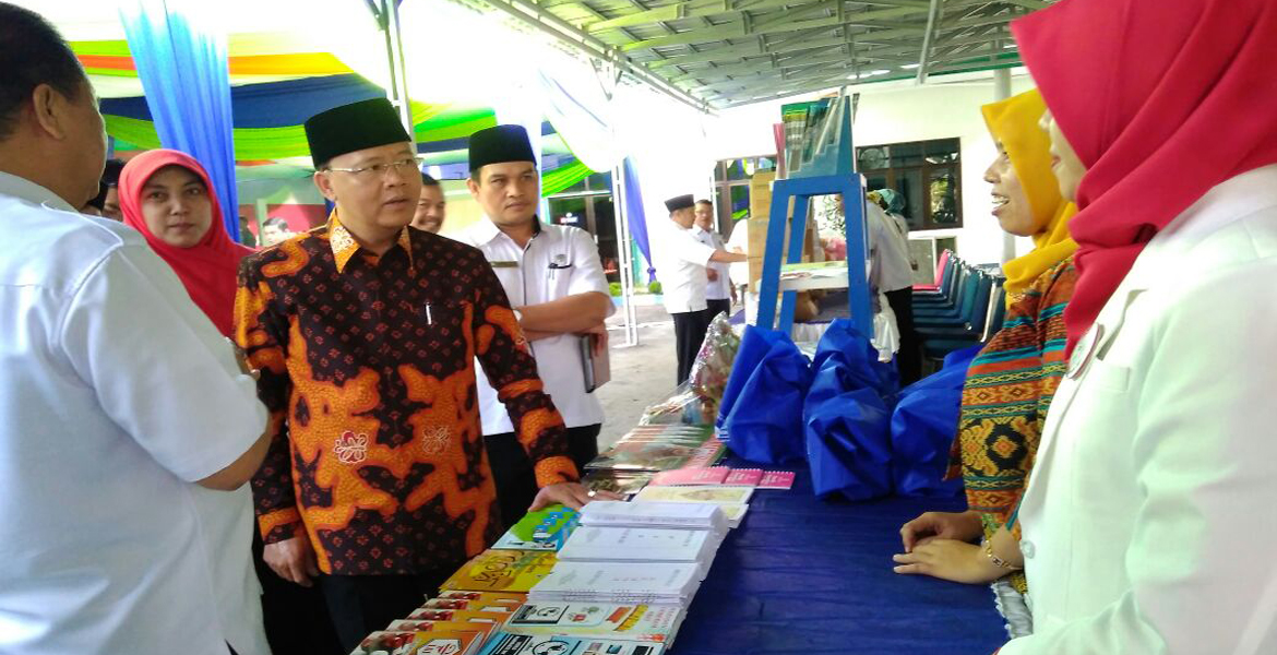 Plt Gub Rohidin Mersyah saat mengikuti Kegiatan Aksi sosial penyalahgunaan obat di Badan Pengawas Obat dan Makanan Bengkulu