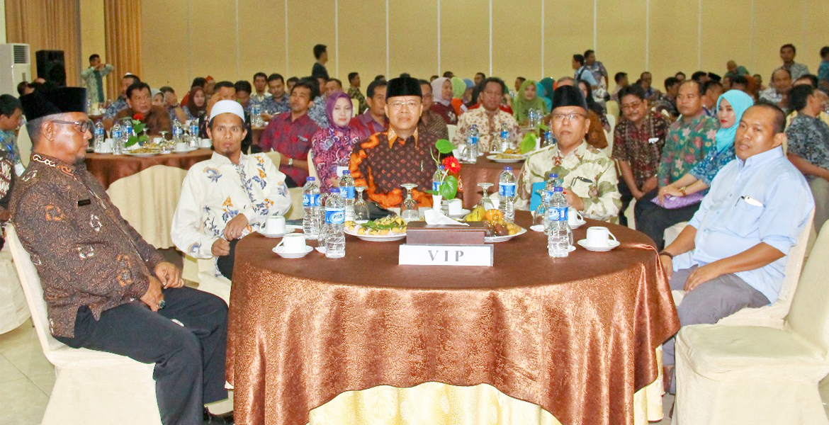 Plt Gub Rohidin Mersyah bersama jajaran Dinas PMD Kabupaten Kota Se-Provinsi Bengkulu dan tamu undangan