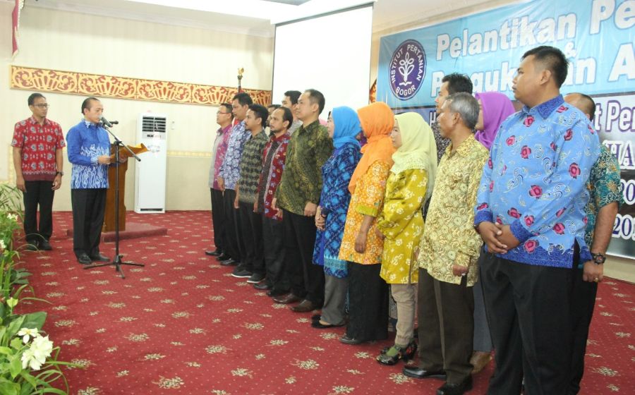Pengukuhan Himpunan Alumni Institute Pertanian Bogor Dewan Pengurus Daerah (HA IPB DPD) Provinsi Bengkulu 2016-2020, di Balai Semarak Raya Kota Bengkulu, Ahad (30/07).