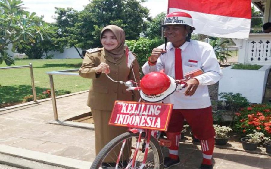 Wakil Walikota Patriana Sosialinda menyambut dengan ramah kedatangan Damin