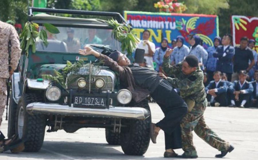 Upacara Peringatan HUT TNI Ke 72