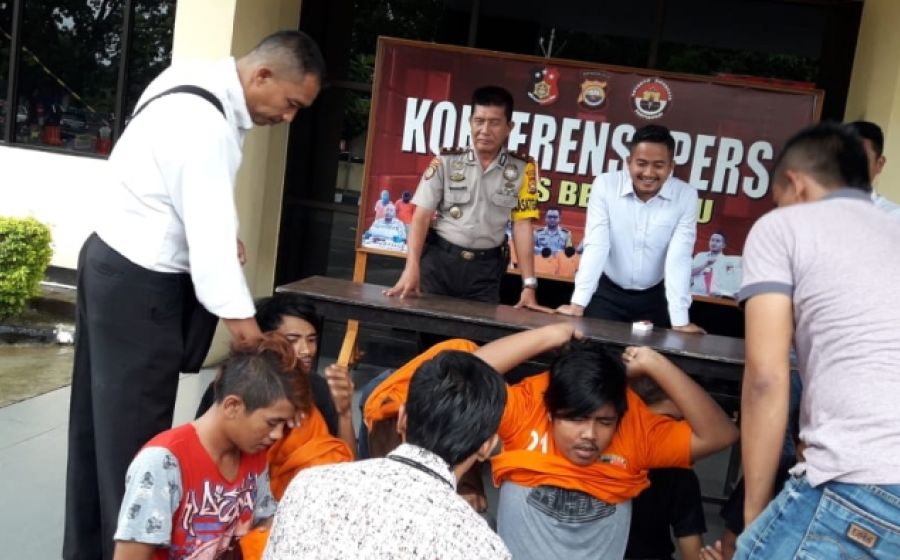Hukum