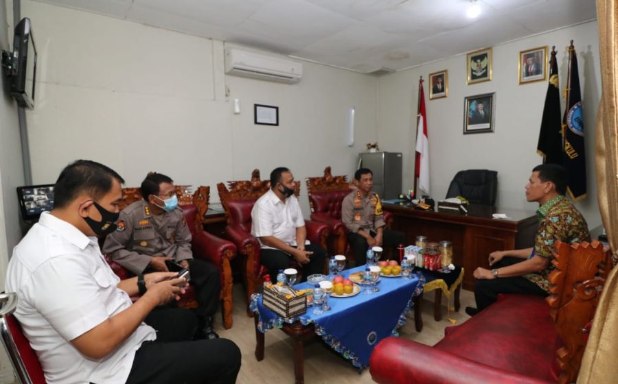 Hukum