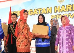 PKK Kabupaten Rejang Lebong meraih juara 1 Stand Pameran.
