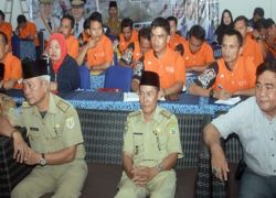 Ketua Harian Koni Provinsi Abdul Karim Tuki, Kabid Pembudayaan Olahraga Dispora prov Nauril Ahyar, SH, Irmidi, M.Pd Kabid Pengembangan Pemuda, Kepala UPTD Dispora Provinsi Dra. Kinata Barus, Elly Diana Mamesah, M.Pd Instruktur PB PASI menghadiri pelatihan.
